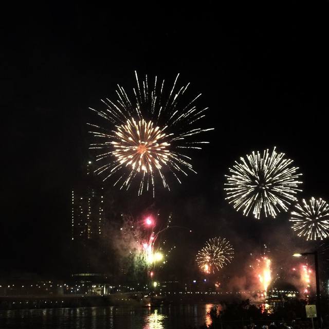 Had a few fireworks in Brisbane tonight 💫✨💥 #riverfire2015 #brisbanefestival #fireworks #365